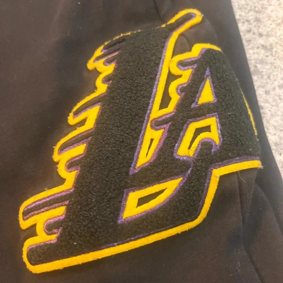 NBA LOS ANGELES LAKERS CLASSIC CHENILLE MEN'S JOGGER - Picture 6 of 13